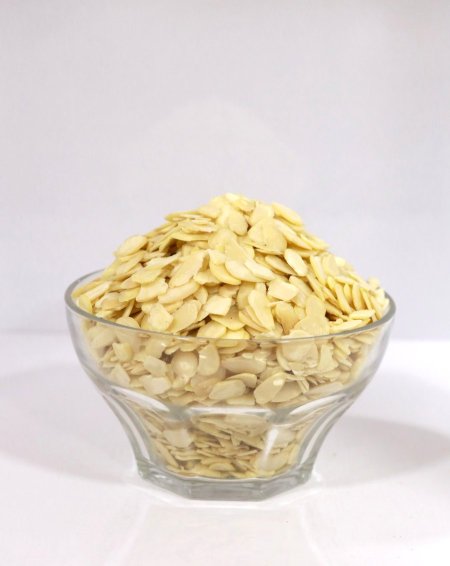 لوز مقطع <br> <span class='text-color-warm'>سيتوفر قريباً</span>