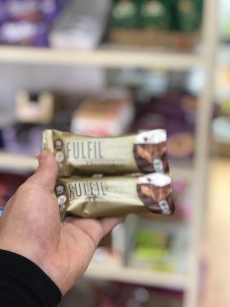 شكلاطة بروتين بطعم البندق